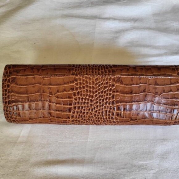 Soprano Alligator Clutch with Chain - Picture 4 of 8